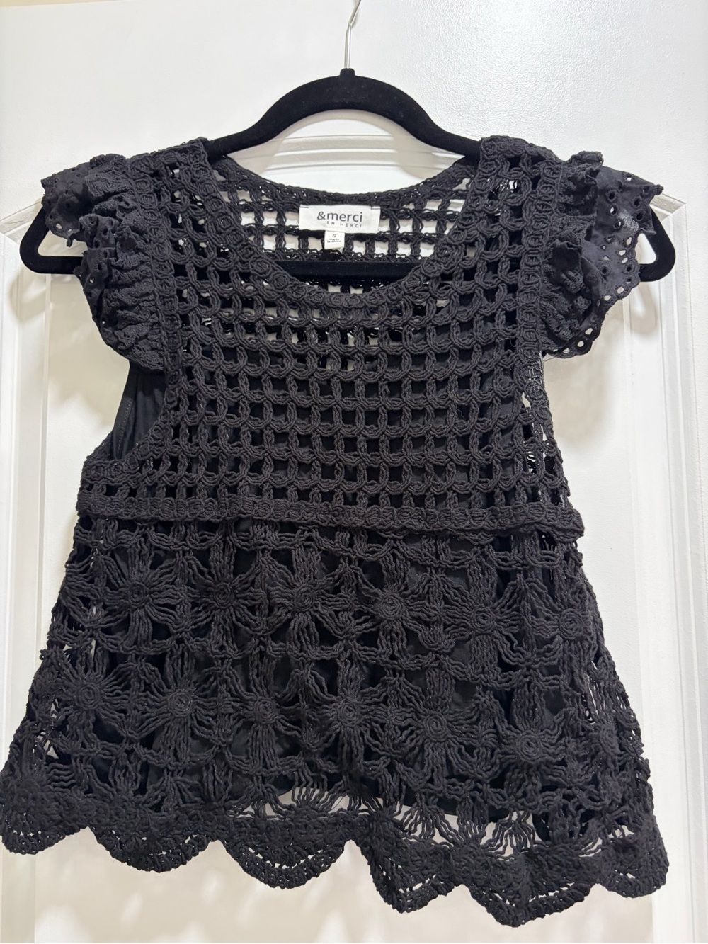 &merci Black Crochet Lace Overlay Ruffled Cap Sleeve Lined Blouse Size XS